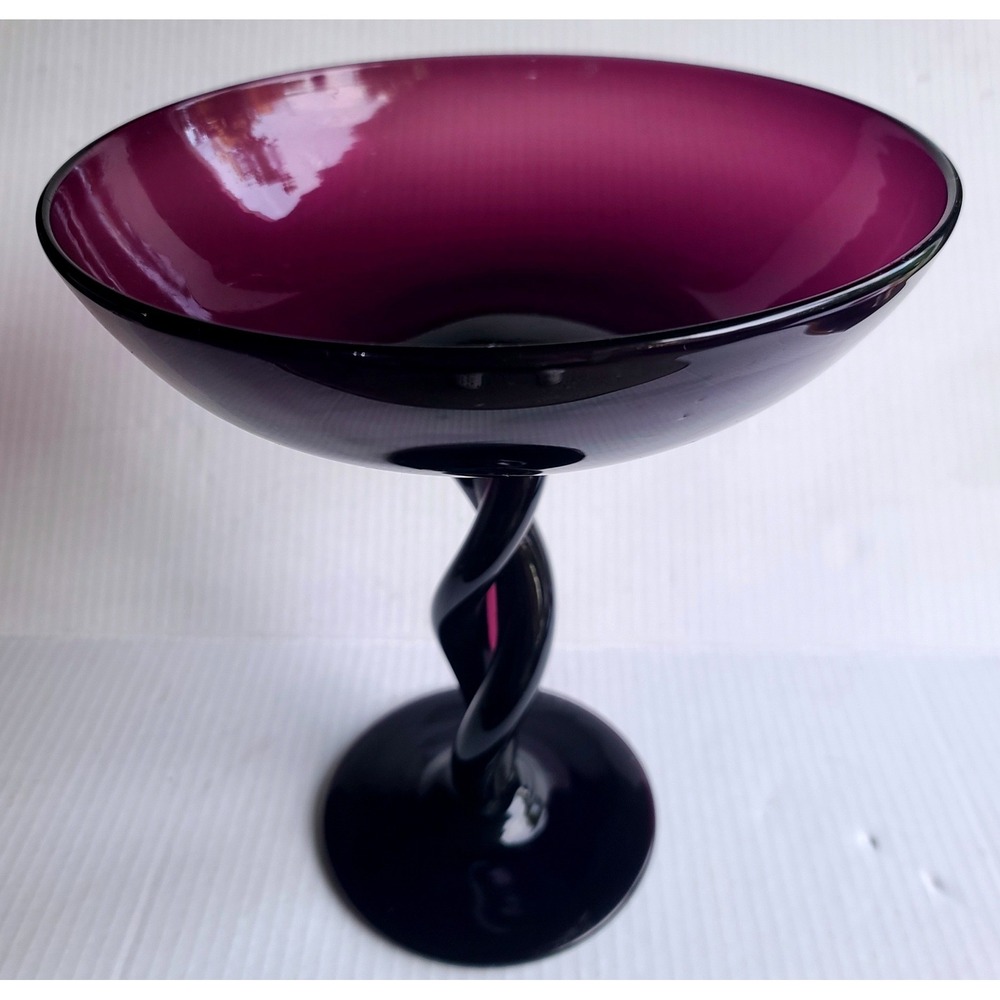 Vintage Amethyst Plum Hand Blown Art Glass Twisted Stem Compote Pedestal Bowl